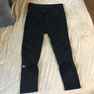 ALO Crop Leggings